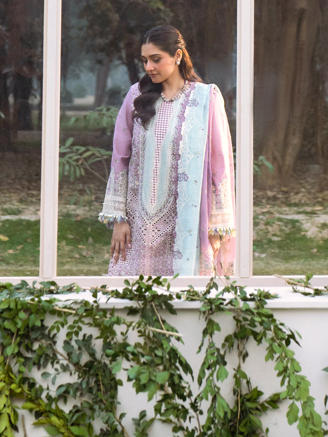 101 - B | 3 PC Luxury Lawn - Image 4