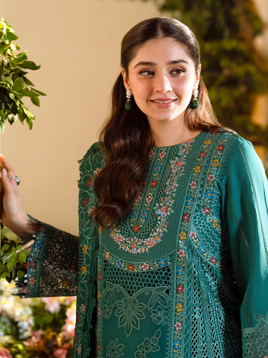 102 - A | 3 PC Luxury Lawn - Image 7