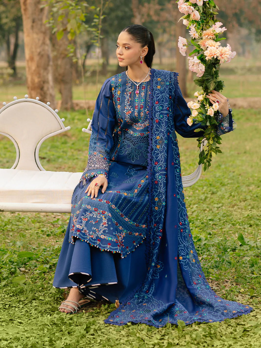 102 - B | 3 PC Luxury Lawn - Image 5
