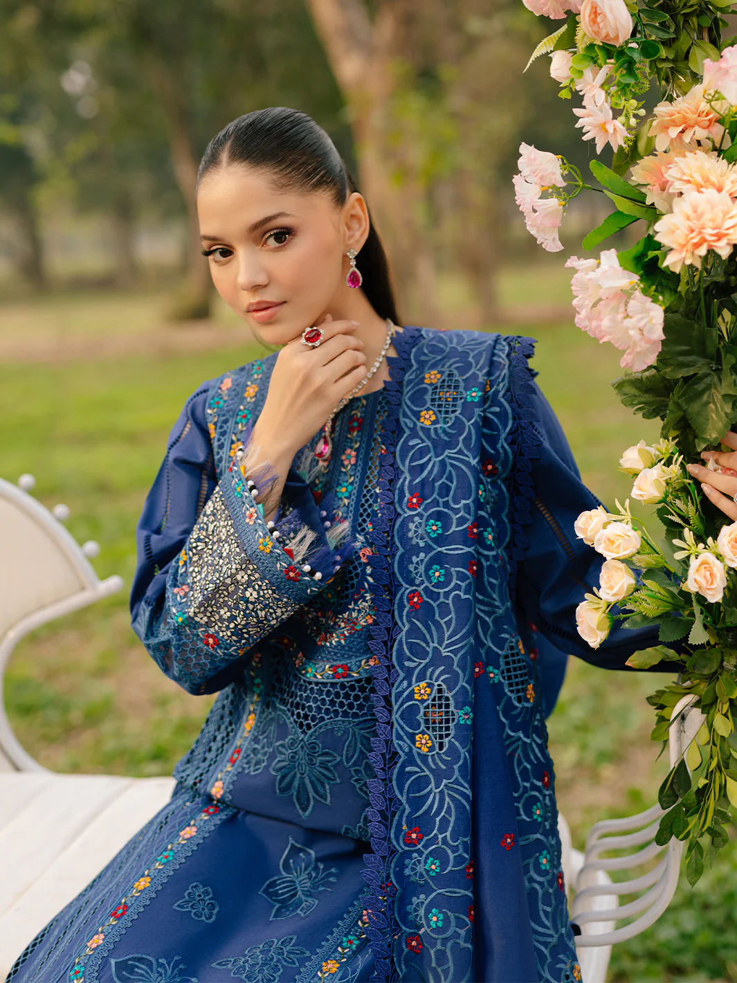 102 - B | 3 PC Luxury Lawn - Image 6