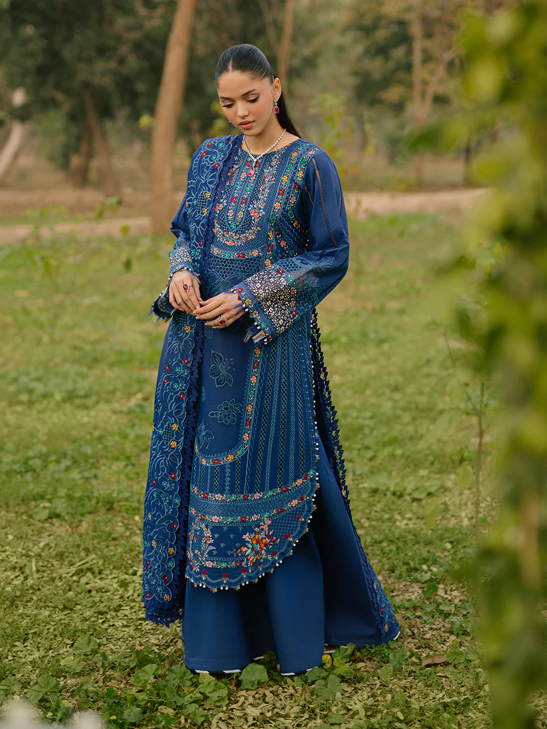 102 - B | 3 PC Luxury Lawn - Image 7