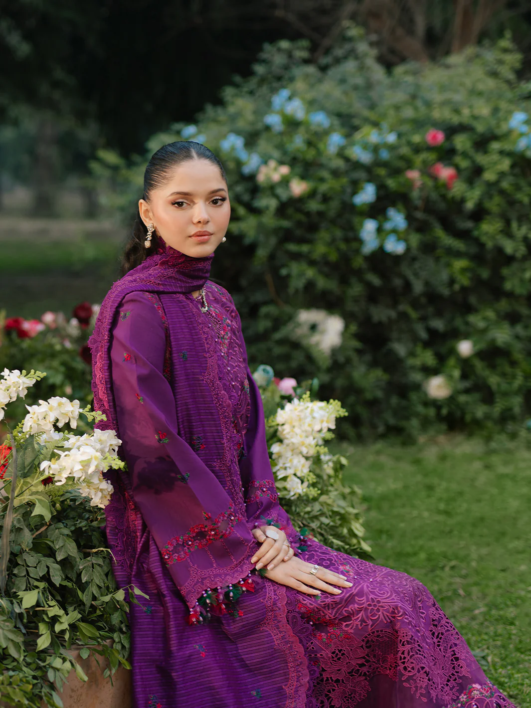105 - B | 3 PC Luxury Lawn - Image 6