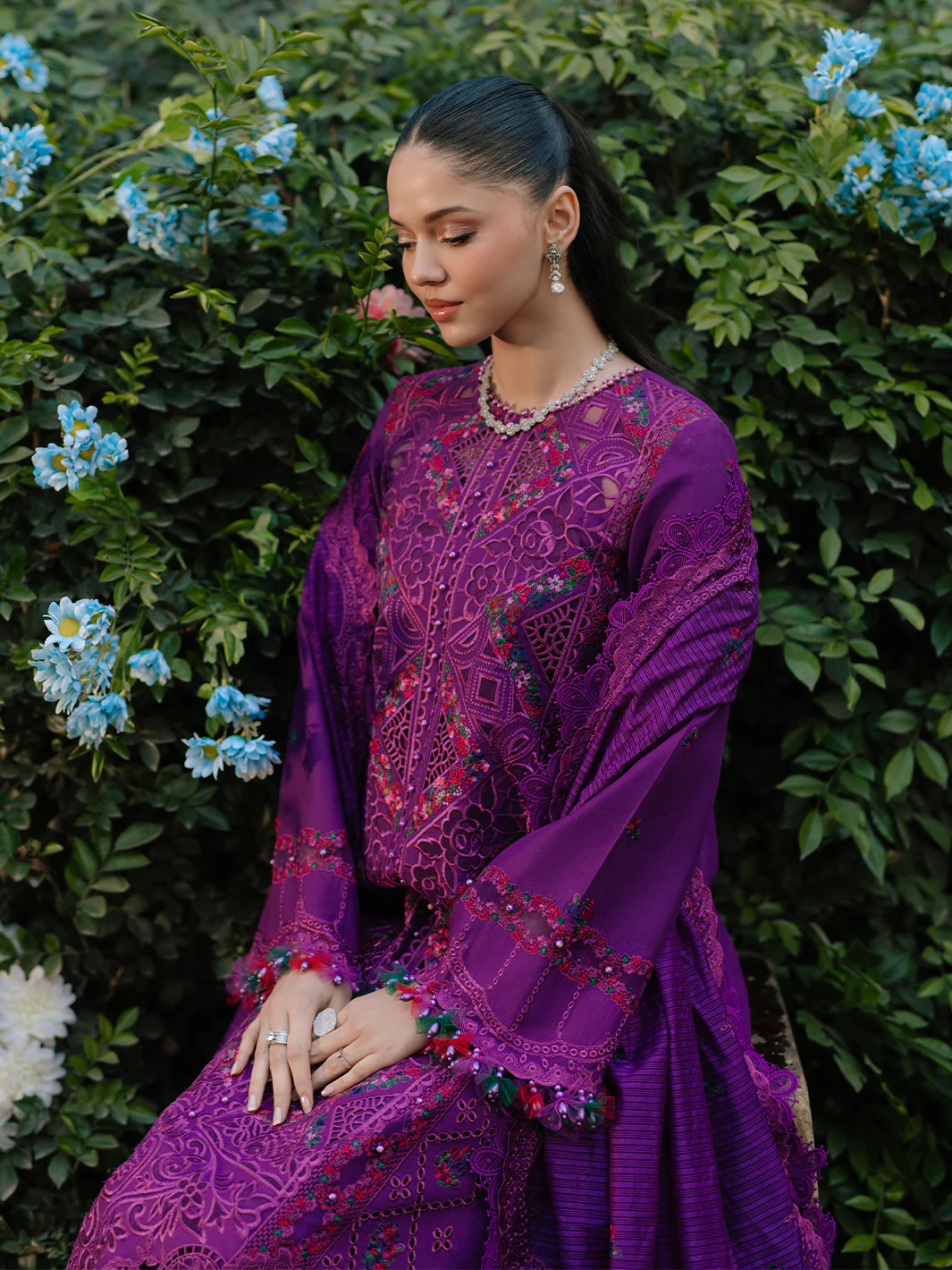 105 - B | 3 PC Luxury Lawn - Image 9