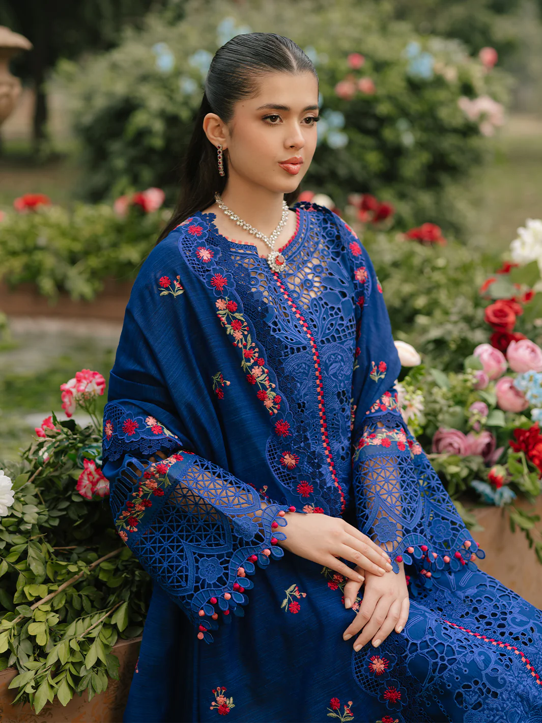 106 - B | 3 PC Luxury Lawn - Image 10