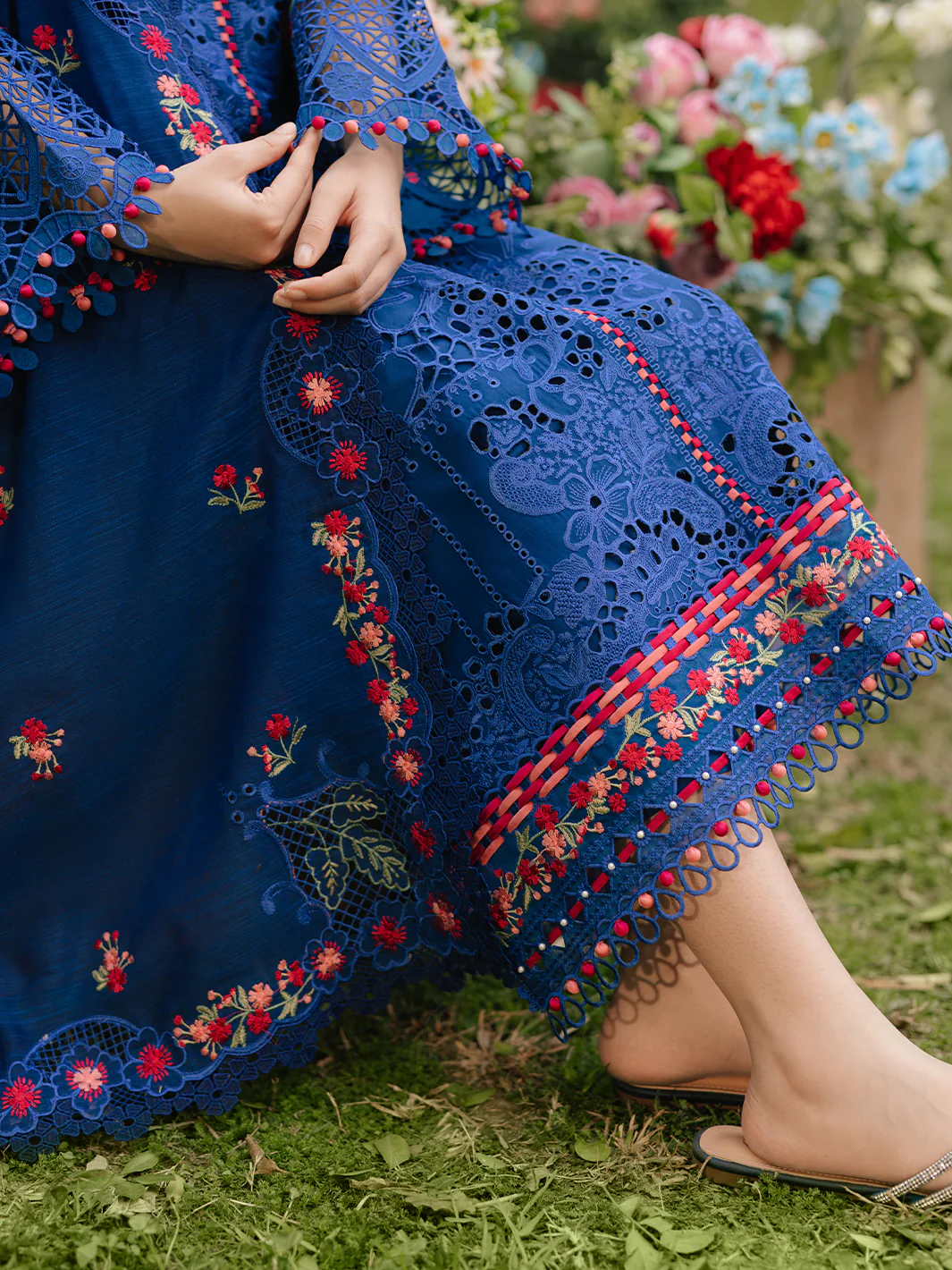 106 - B | 3 PC Luxury Lawn - Image 7