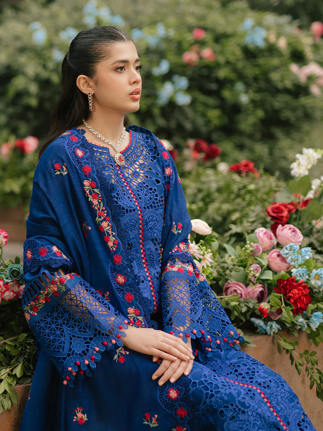 106 - B | 3 PC Luxury Lawn - Image 9