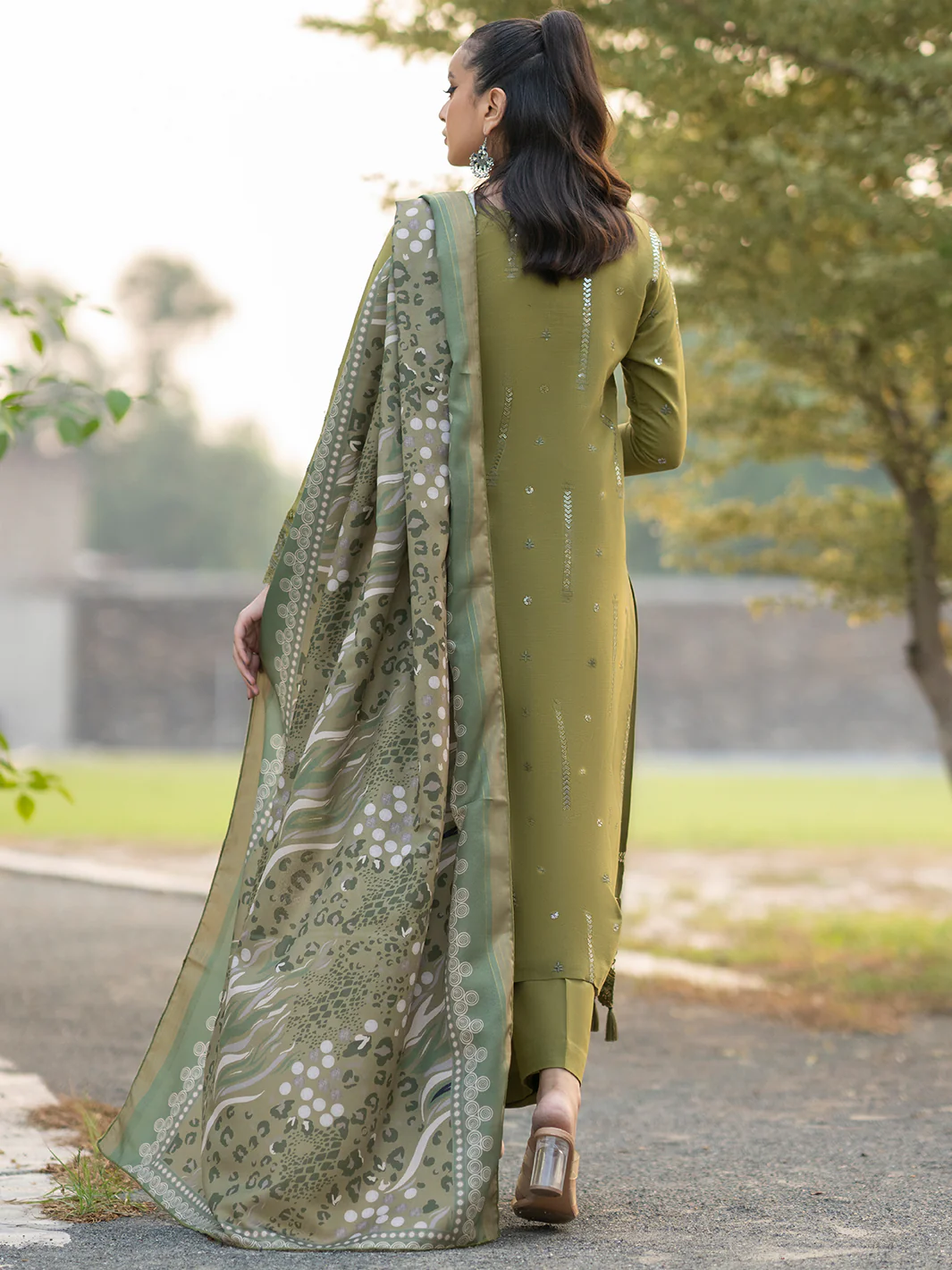 1911 - B | 3 PC Khaddar Unstitched - Image 3