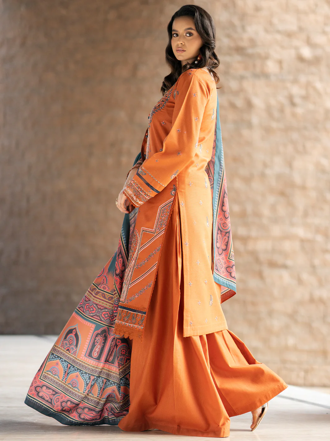 1913 - B | 3 PC Khaddar Unstitched - Image 4