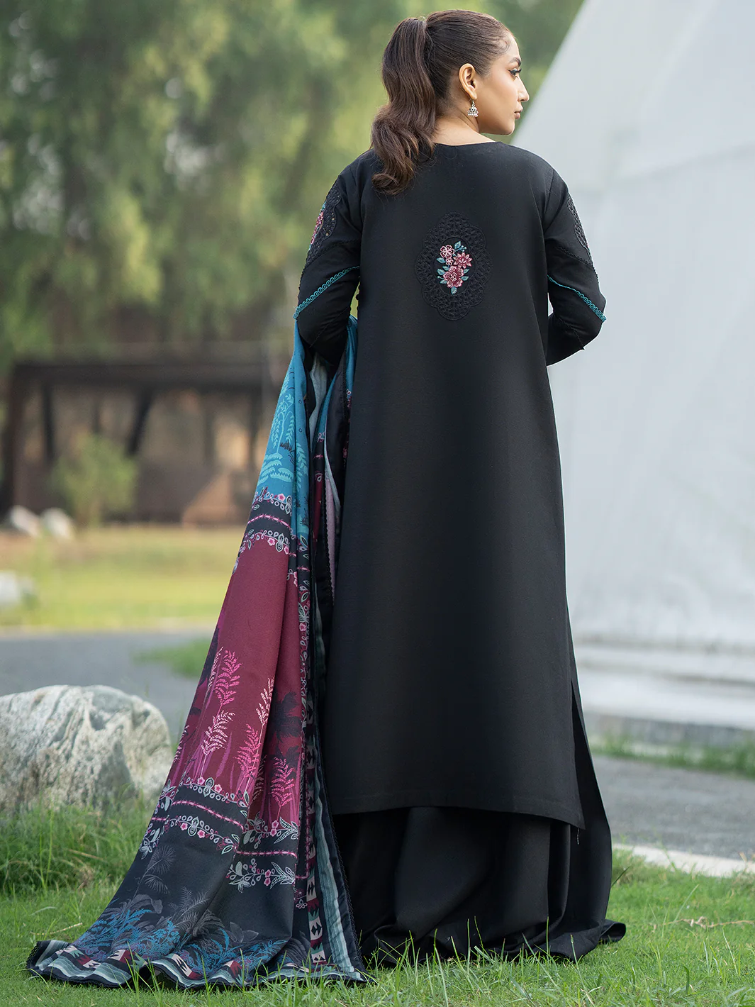 1914 - B | 3 PC Khaddar Unstitched - Image 3