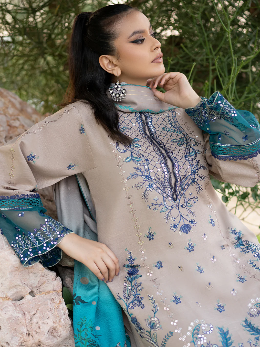 1916 - B | 3 PC Khaddar Unstitched - Image 2