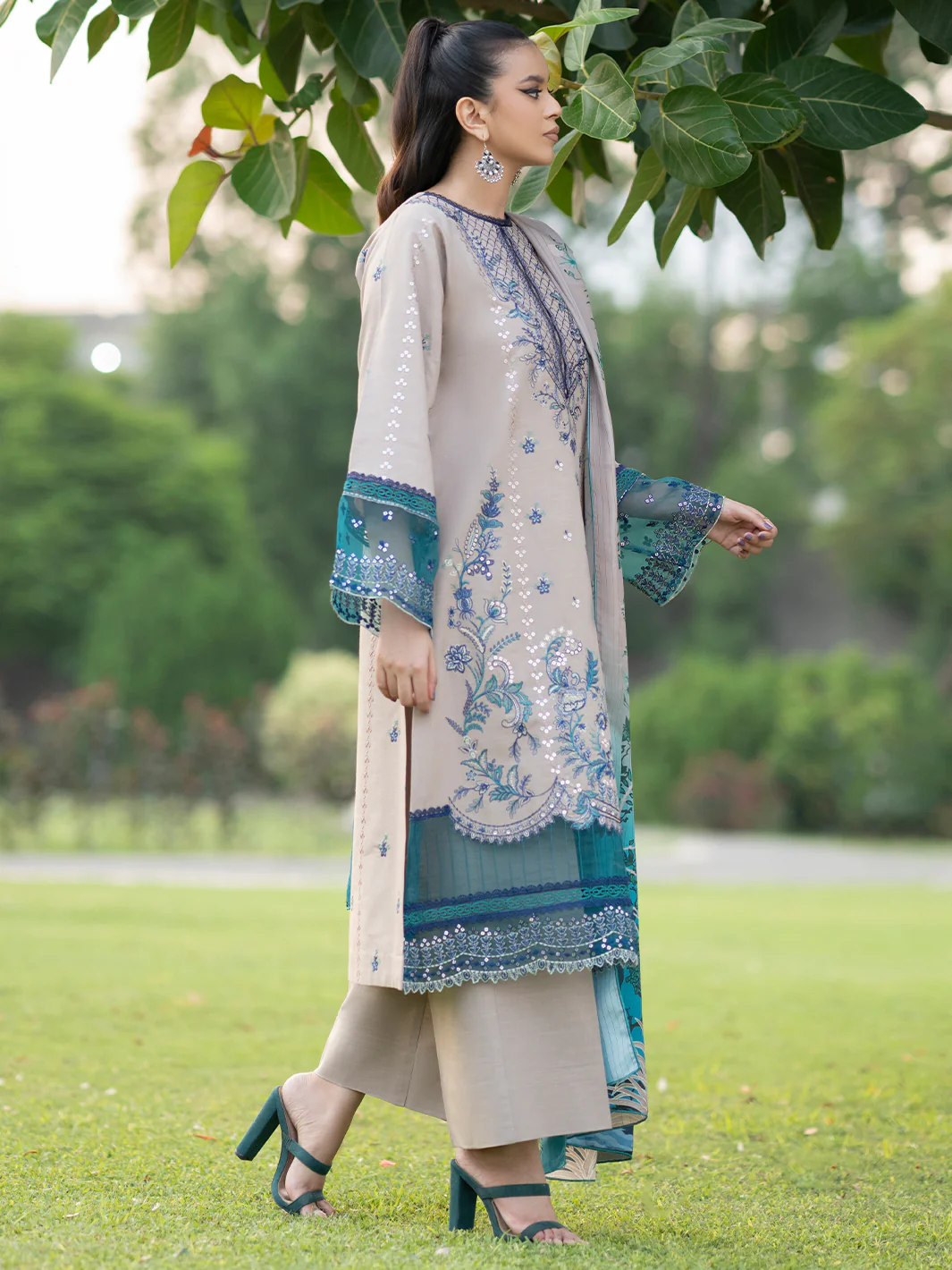 1916 - B | 3 PC Khaddar Unstitched - Image 4
