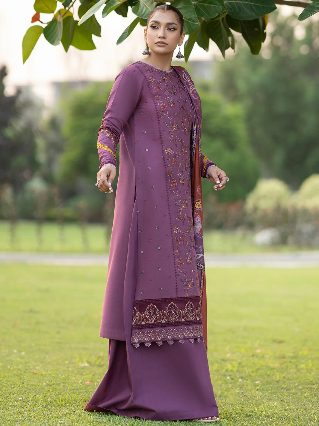 1917 - B | 3 PC Khaddar Unstitched - Image 4