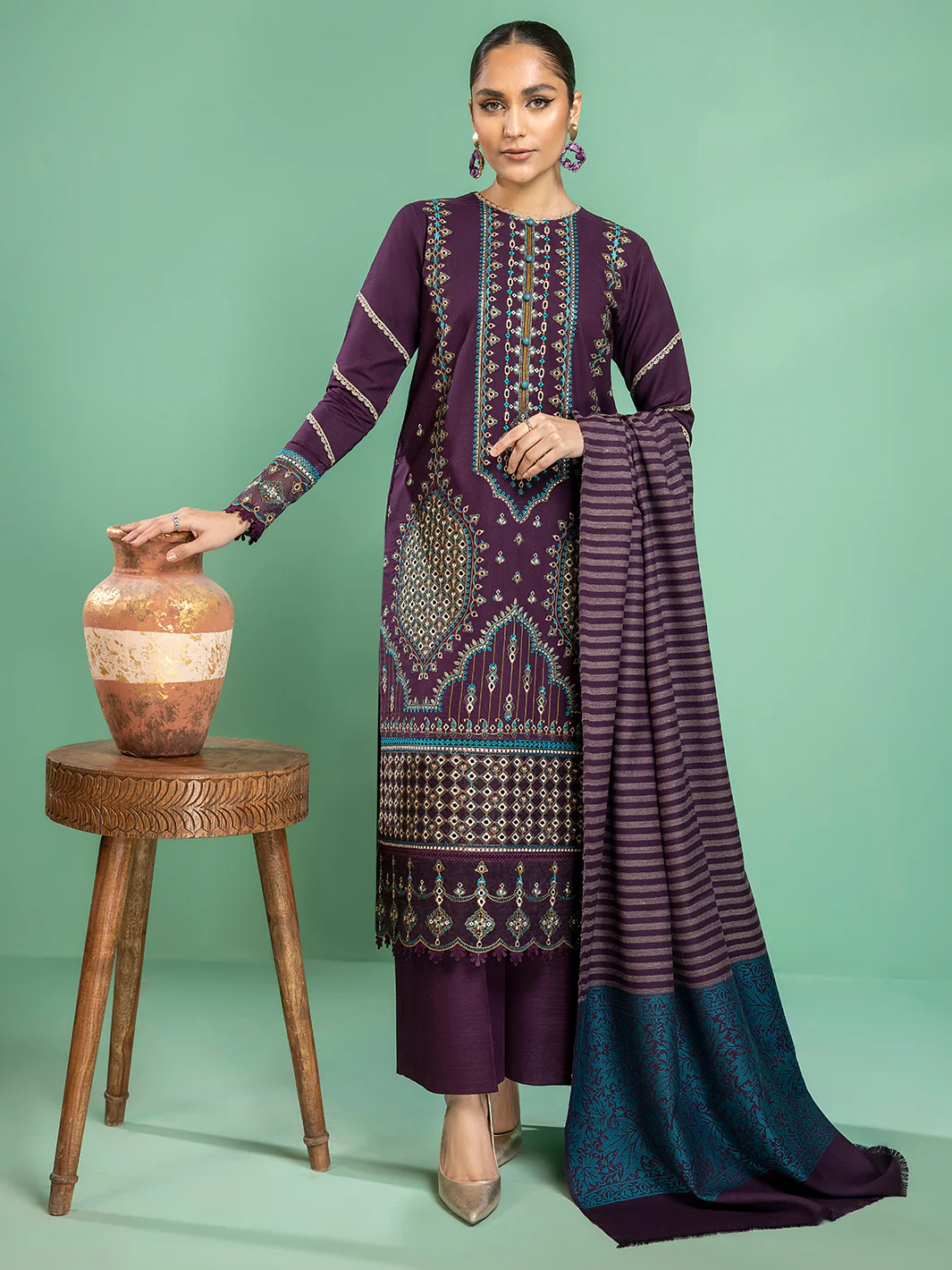 1942 - A | 3 PC Khaddar Unstitch - Image 4