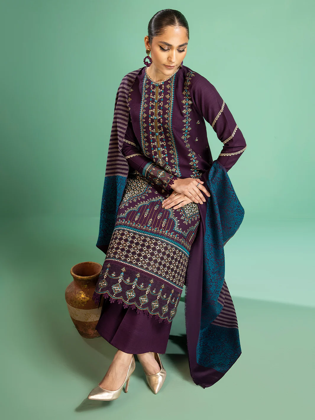 1942 - A | 3 PC Khaddar Unstitch - Image 7