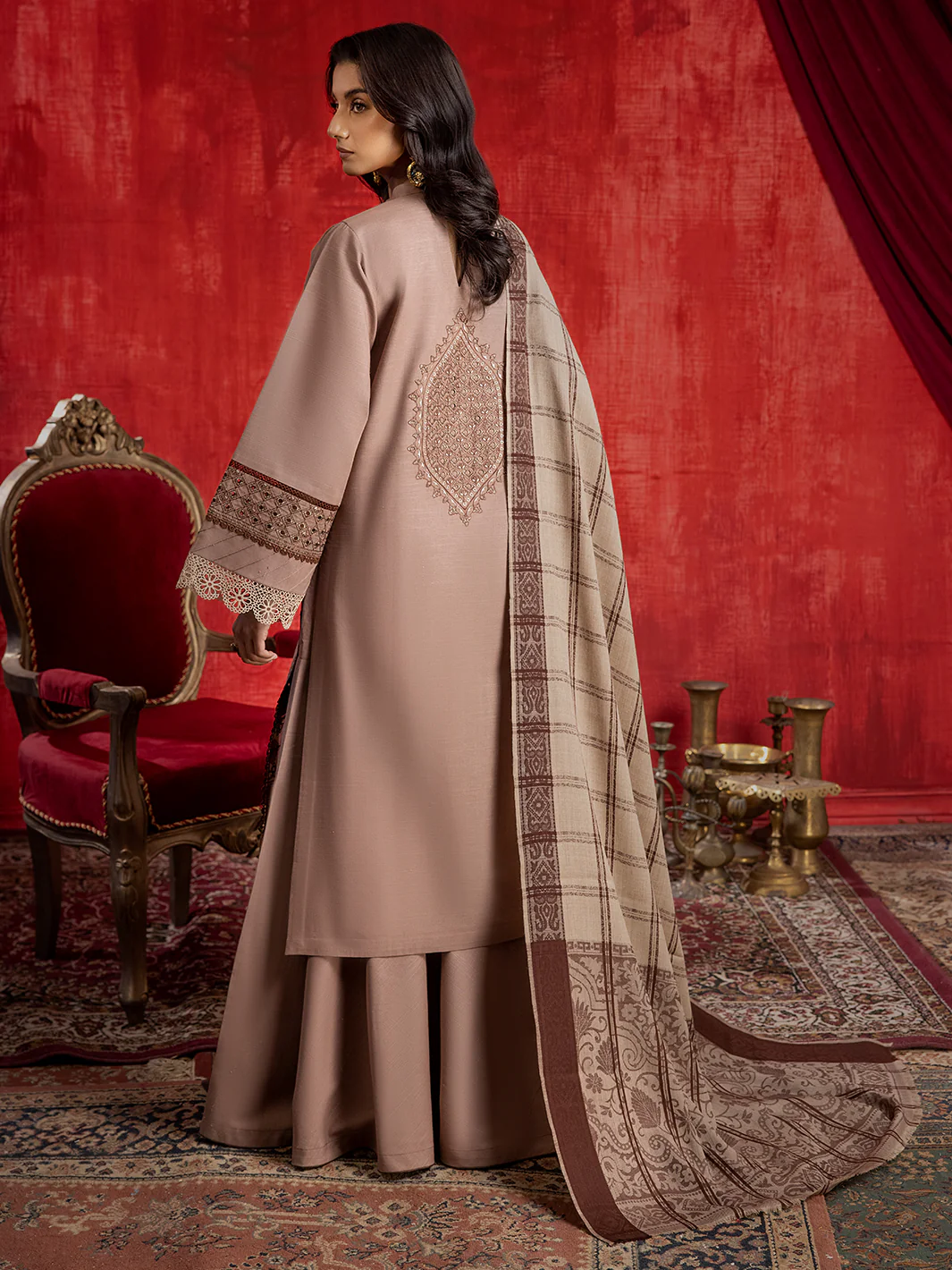 1942 - B | 3 PC Khaddar Unstitch - Image 3