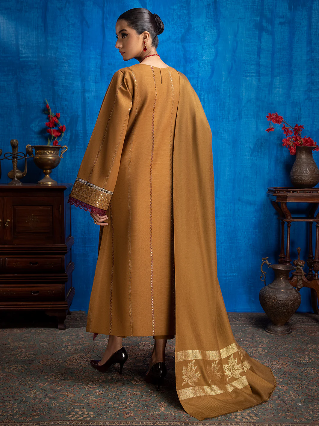 1943 - B | 3 PC Khaddar Unstitch - Image 3