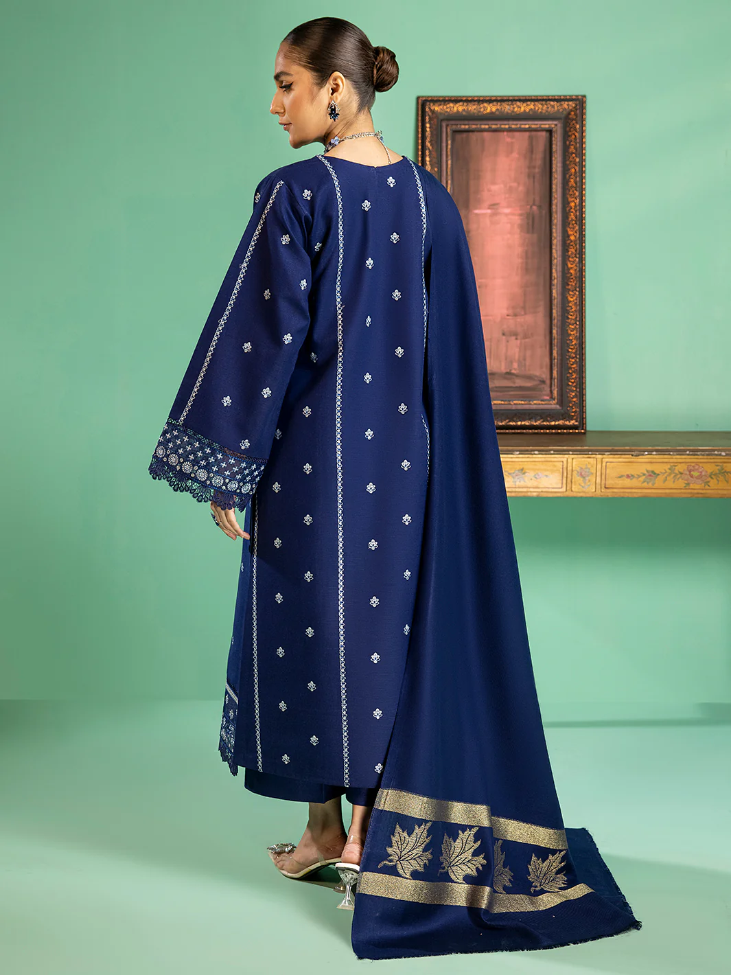 1945 - A | 3 PC Khaddar Unstitch - Image 3