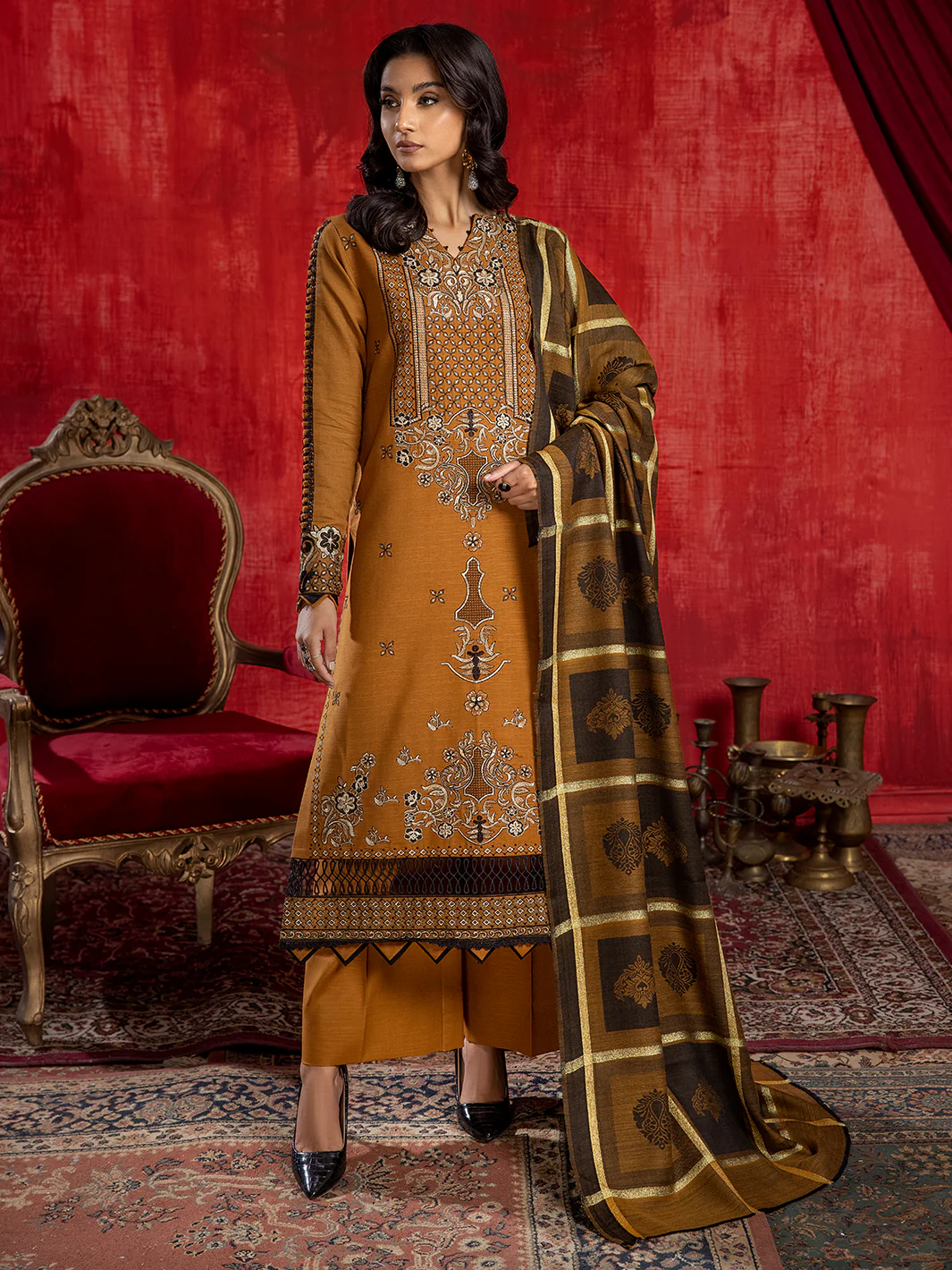 1946 - B | 3 PC Khaddar Unstitch - Image 4