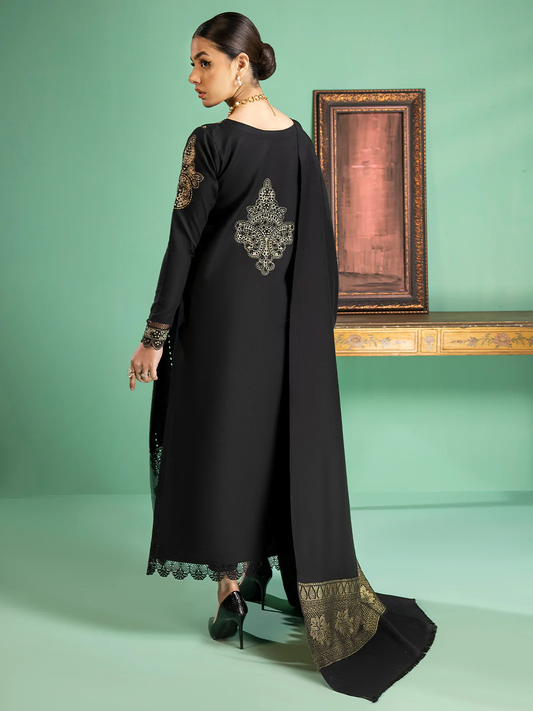 1951 - A | 3 PC Khaddar Unstitch - Image 3