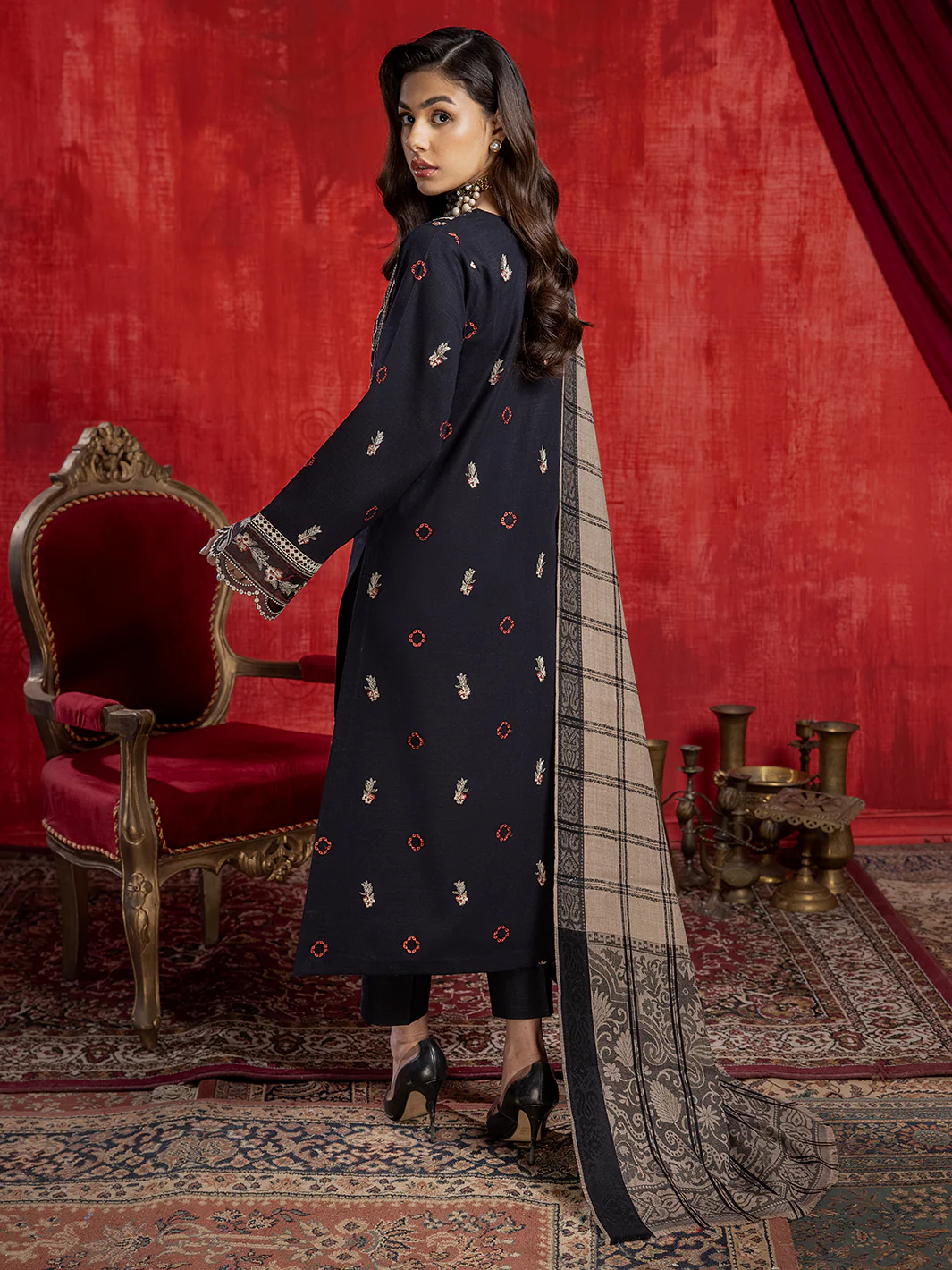 1953 - A | 3 PC Khaddar Unstitch - Image 3