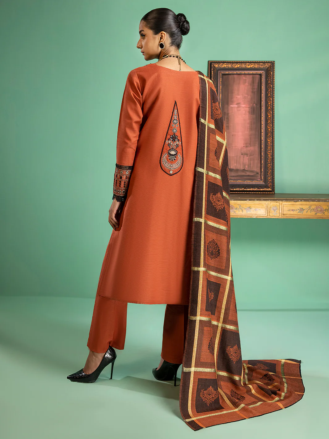 1955 - B | 3 PC Khaddar Unstitch - Image 3