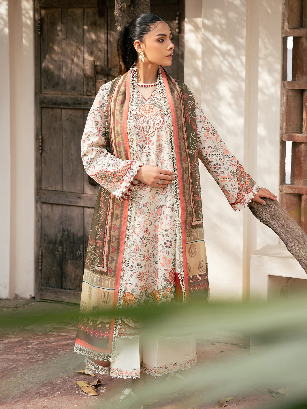 2073 - A | 3 PC Lawn - Image 2