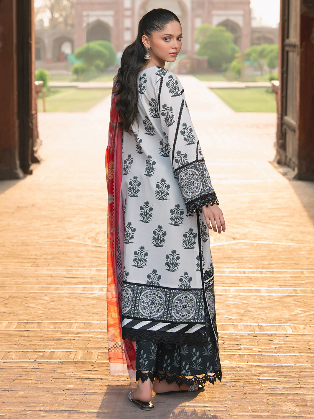 2082 - A | 3 PC Lawn - Image 3