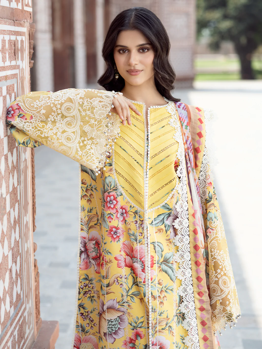 2085 - A | 3 PC Lawn - Image 2