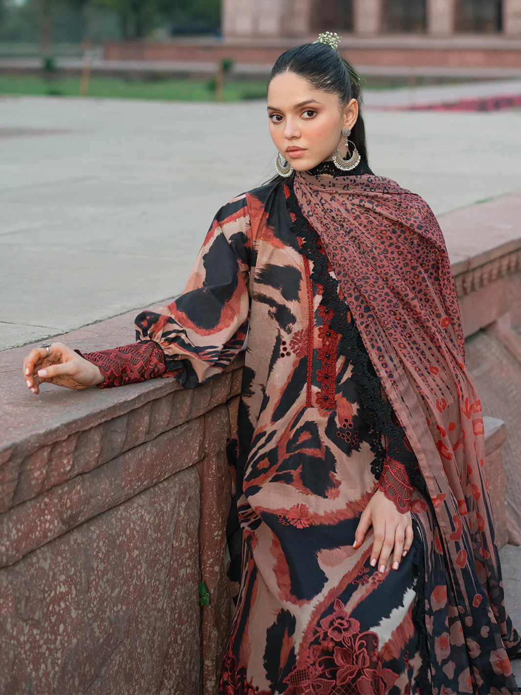 2086 - C | 3 PC Lawn - Image 2