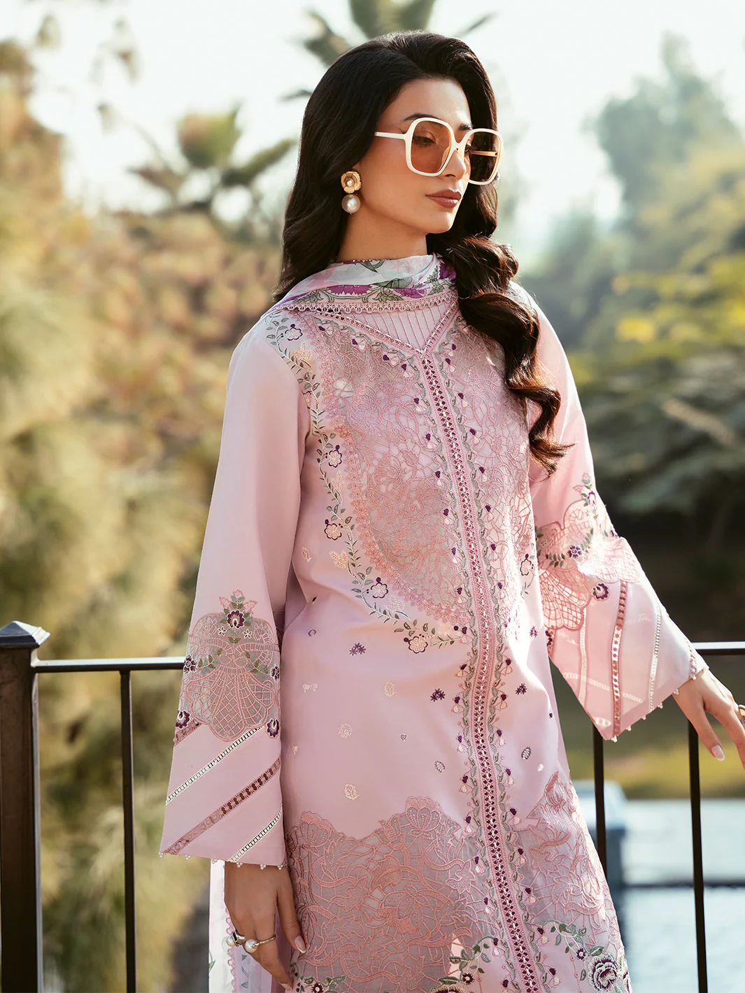 313 - B | 3 PC Lawn Stitched - Image 2