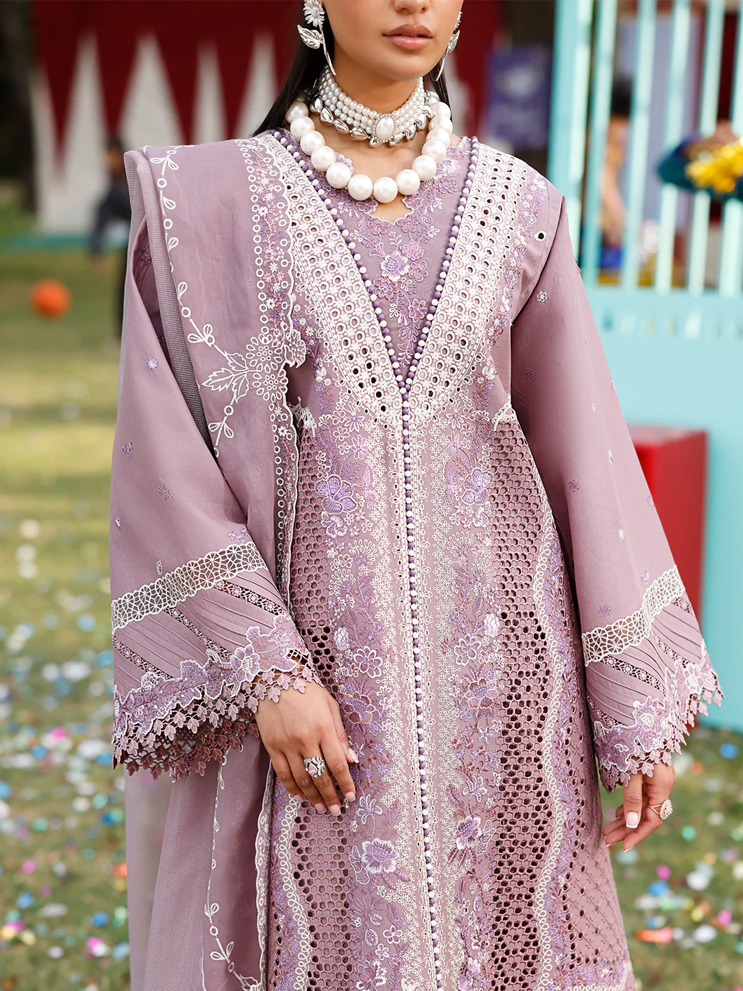 32 - B | 3 PC Luxury Lawn - Image 4