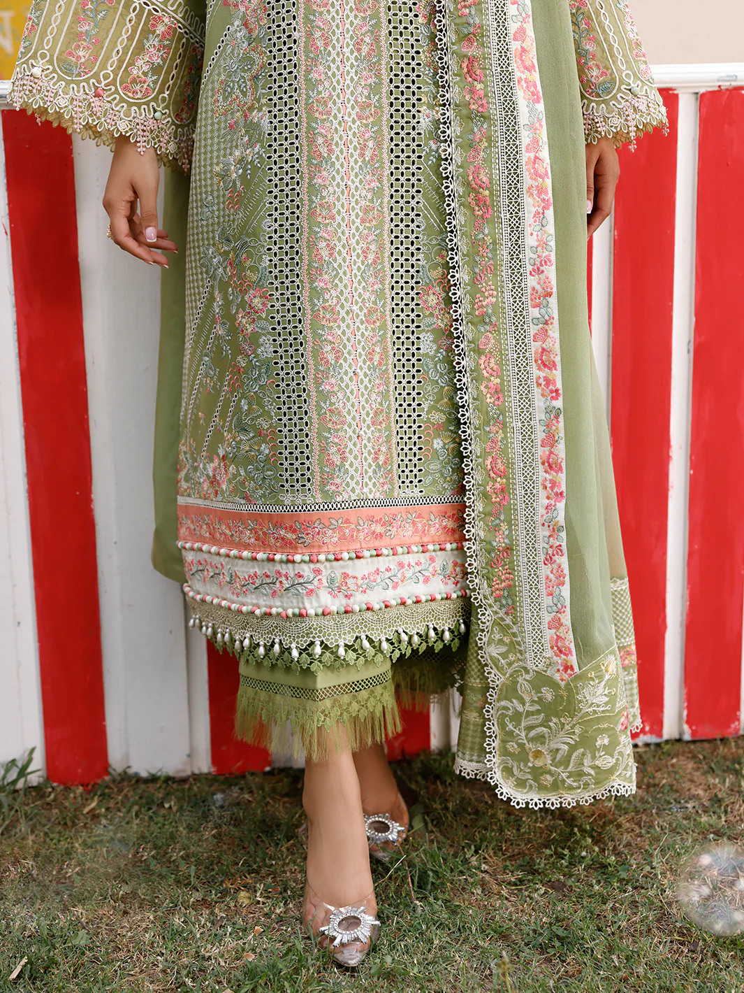 33 - A | 3 PC Luxury Lawn - Image 3
