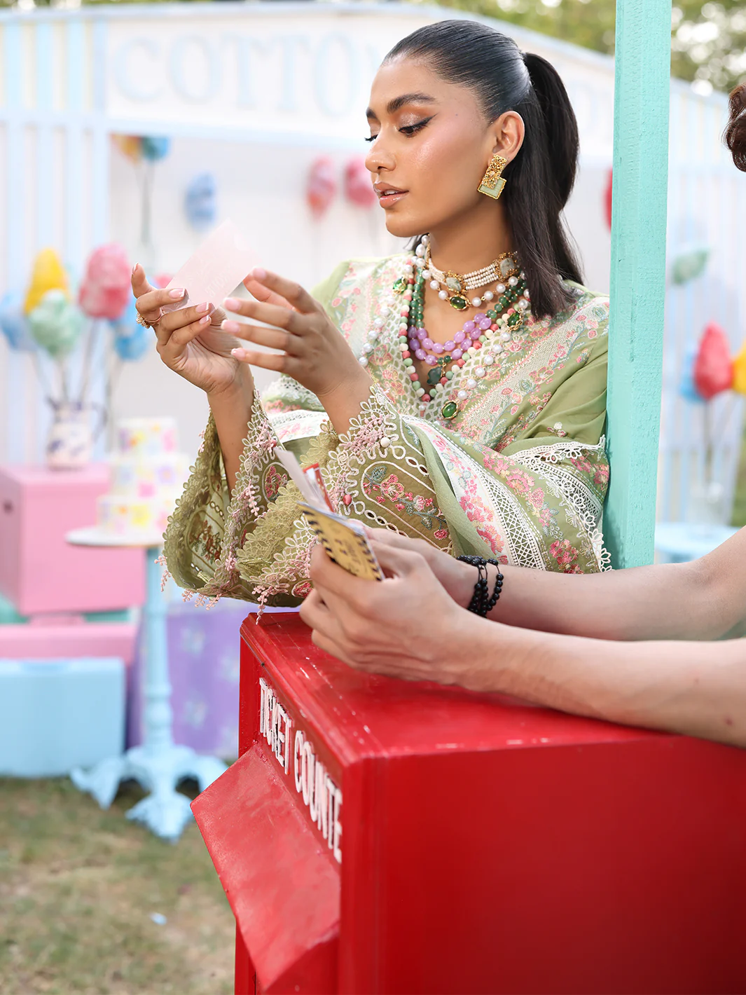 33 - A | 3 PC Luxury Lawn - Image 4