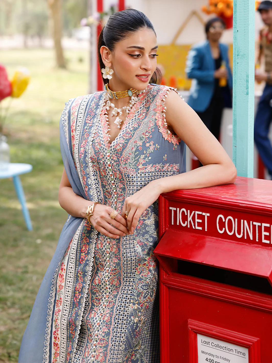 33 - B | 3 PC Luxury Lawn - Image 4