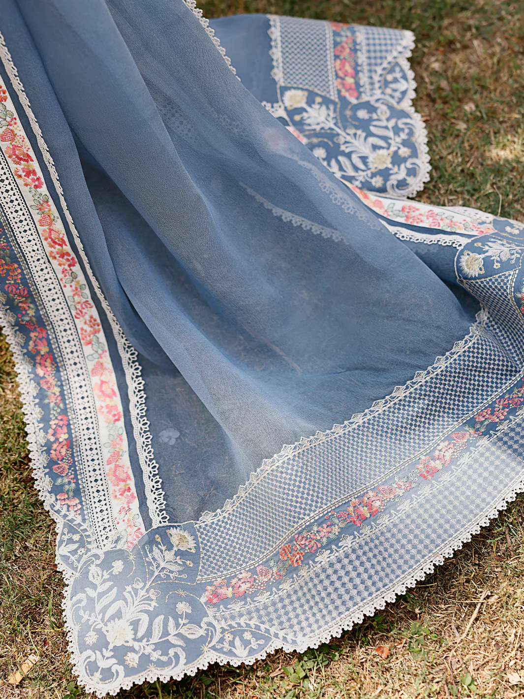 33 - B | 3 PC Luxury Lawn - Image 6