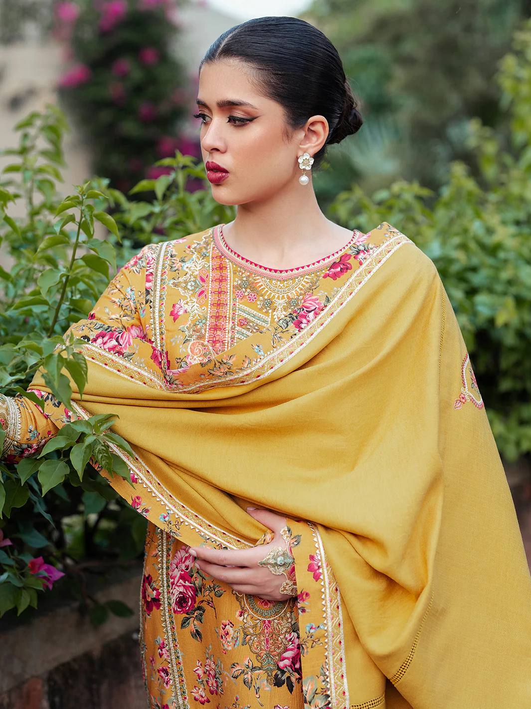 56 - A | 3 PC Khaddar Unstitched - Image 4