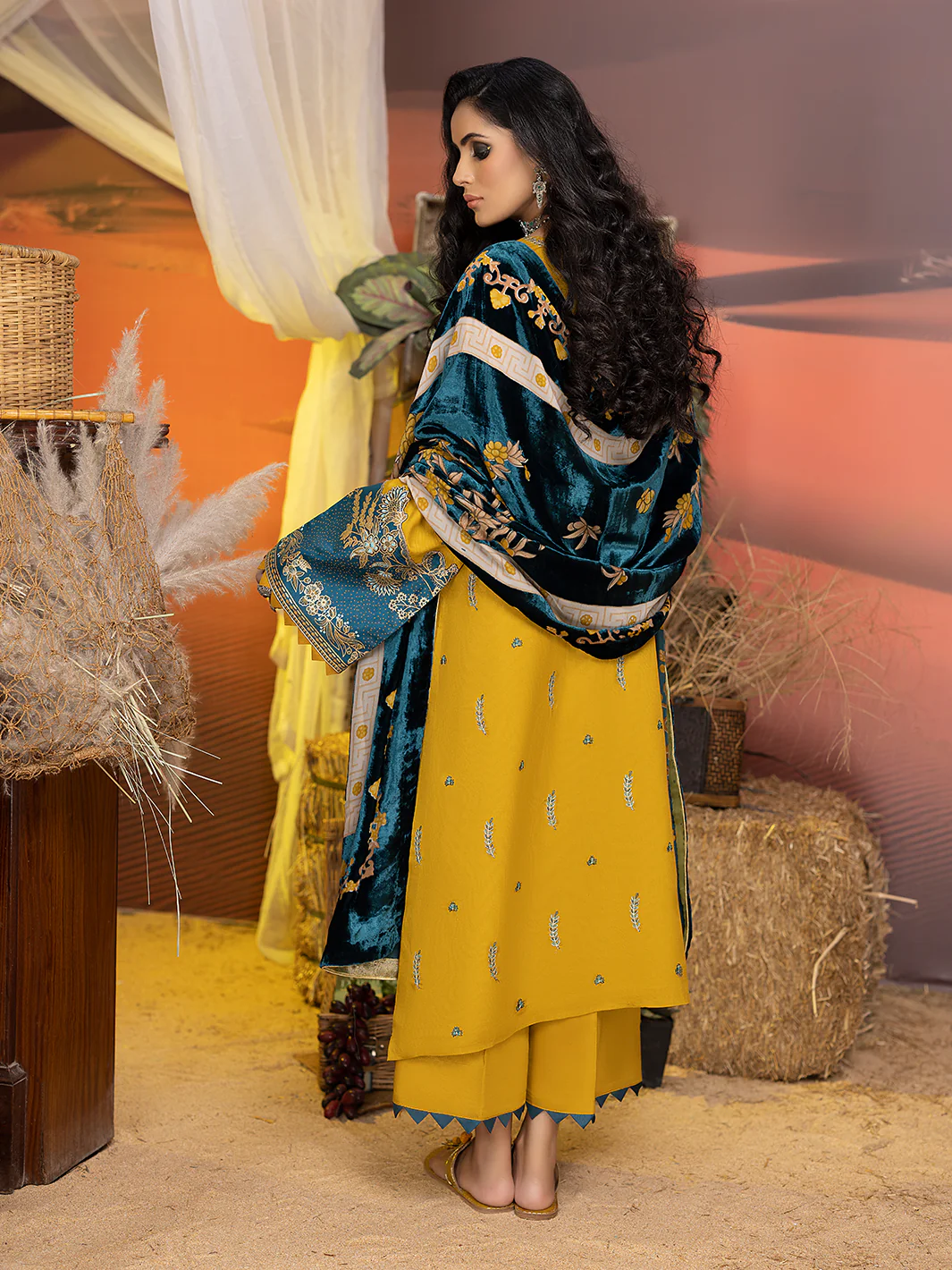 805A - Image 3