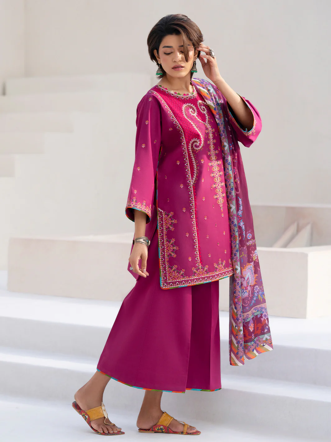 82 - A | 3 PC LAWN - Image 3