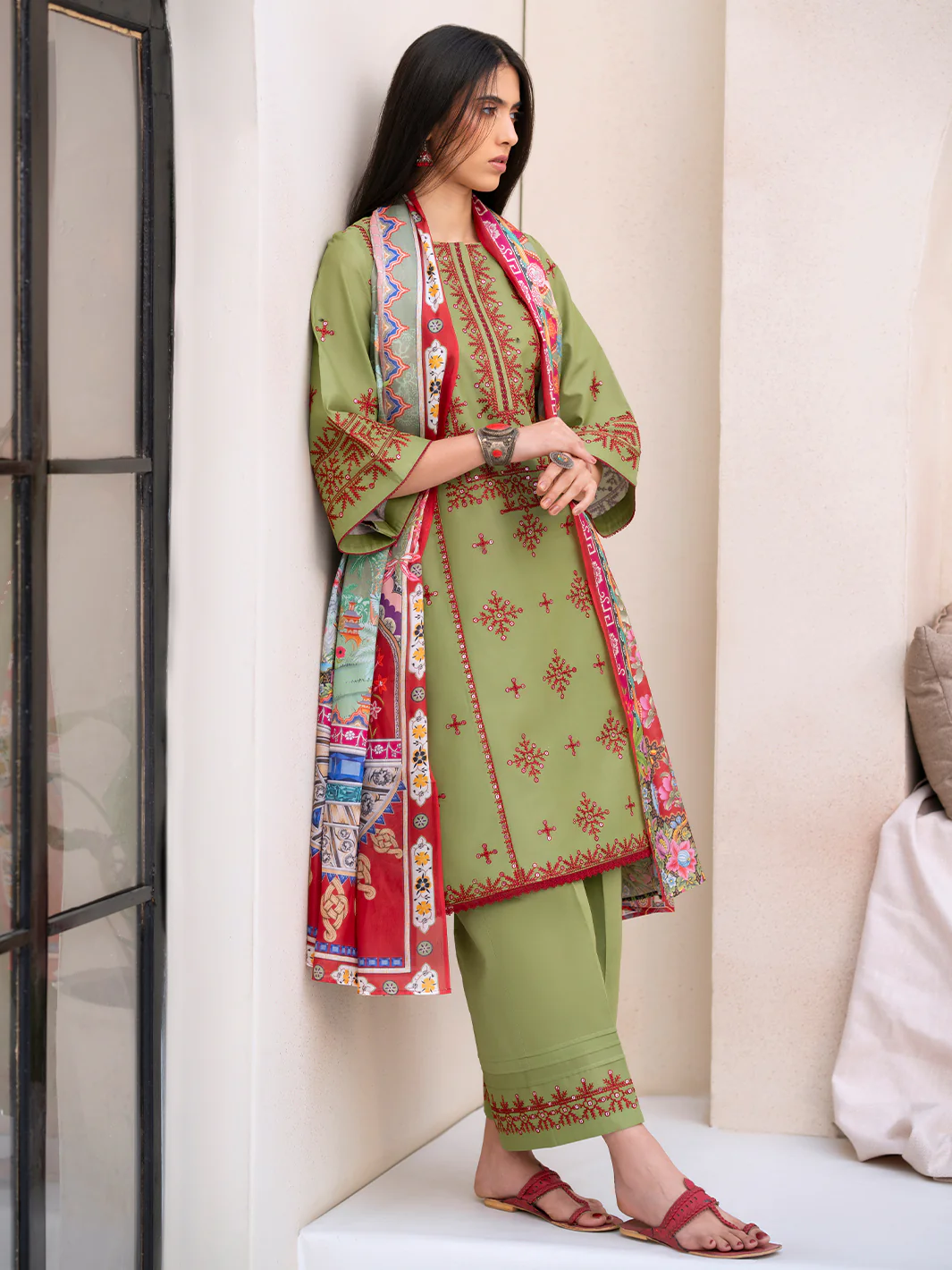 83 - A | 3 PC LAWN - Image 3