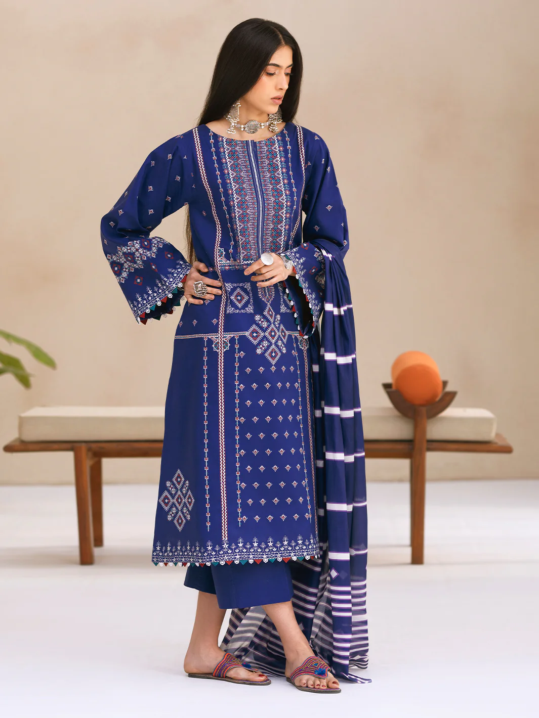 84 - B | 3 PC LAWN - Image 3