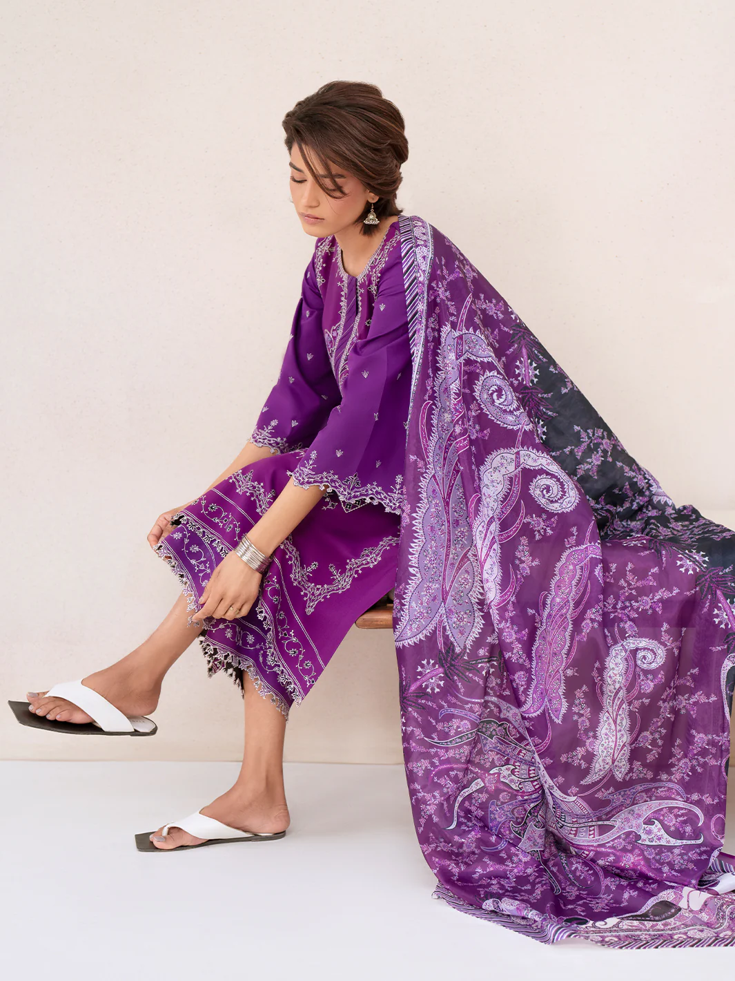 85 - A | 3 PC LAWN - Image 3