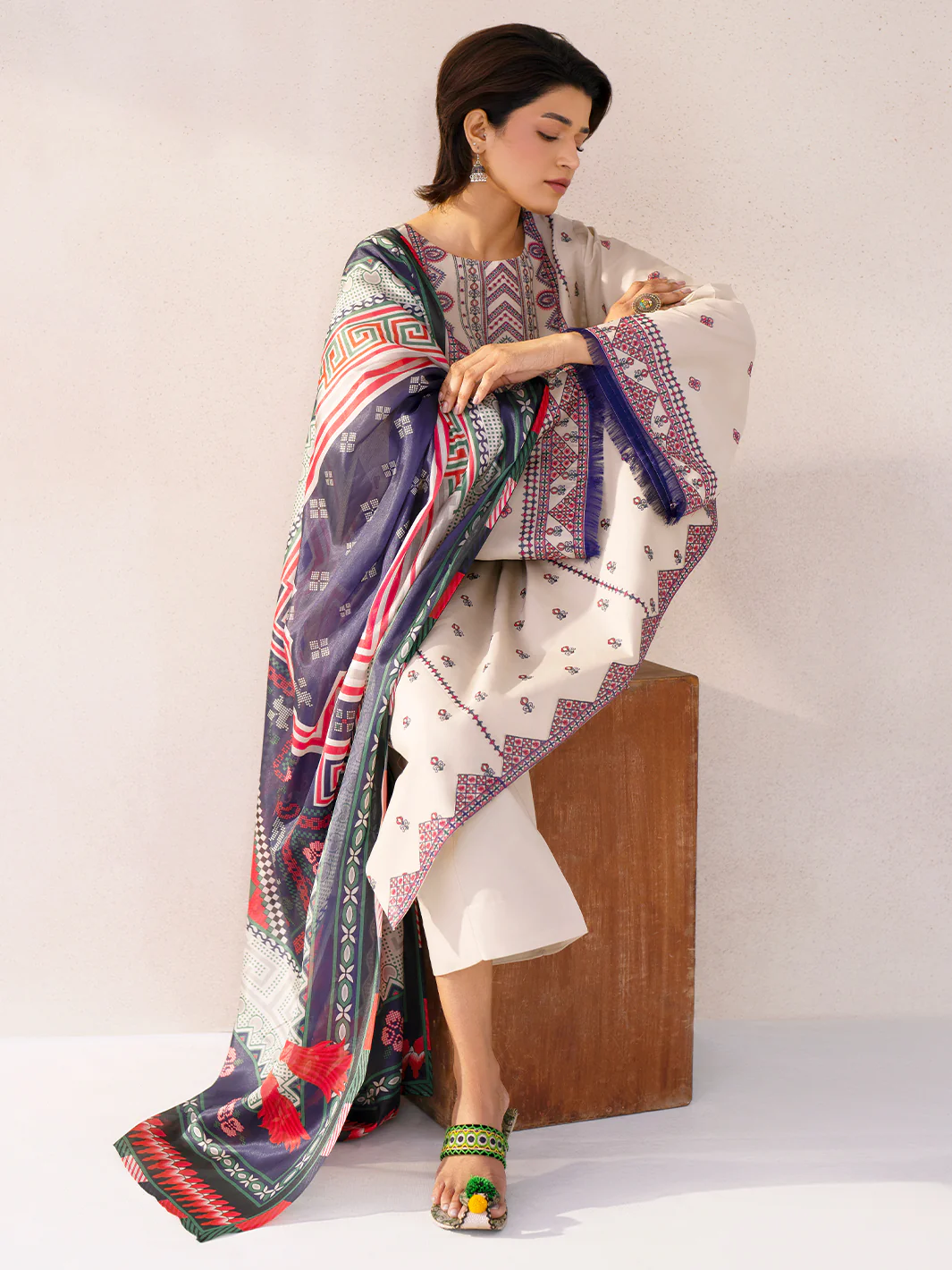 86 - A | 3 PC LAWN - Image 6