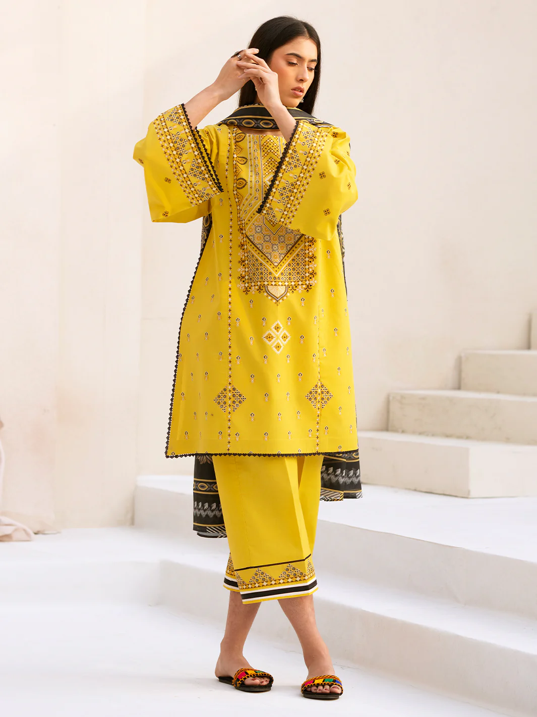 86 - B | 3 PC LAWN - Image 3