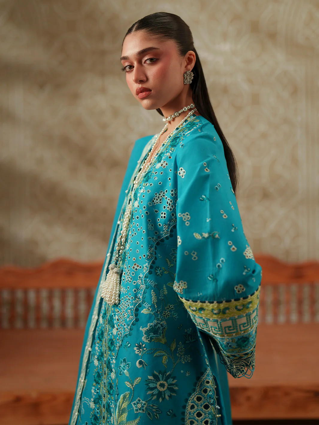 D-116-B | 3 PC Luxury Lawn - Image 2