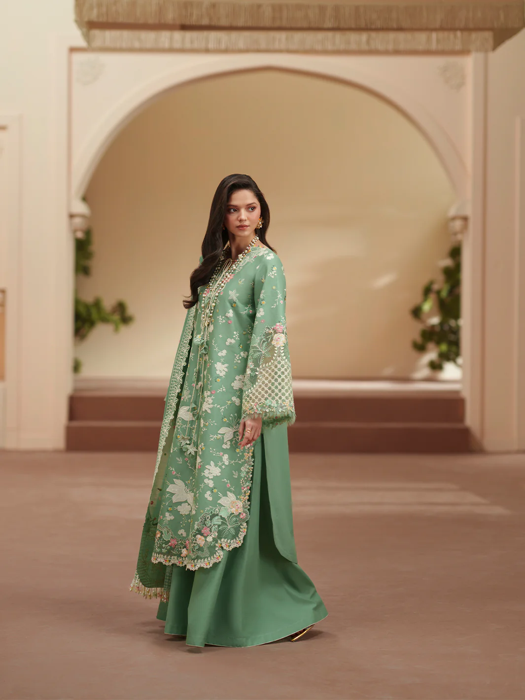 D-117-A | 3 PC Luxury Lawn - Image 3