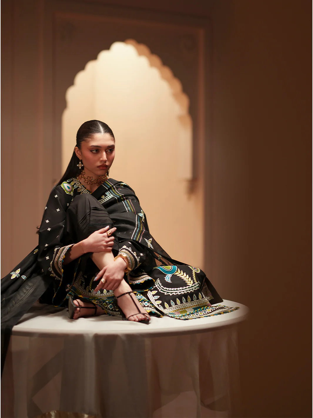 D-118-B | 3 PC Luxury Lawn - Image 6