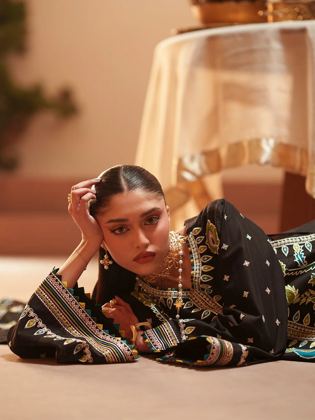 D-118-B | 3 PC Luxury Lawn - Image 9