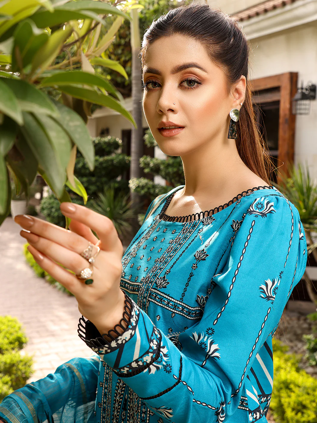 D#2020A | 3 Piece Luxury Unstitched - Image 2