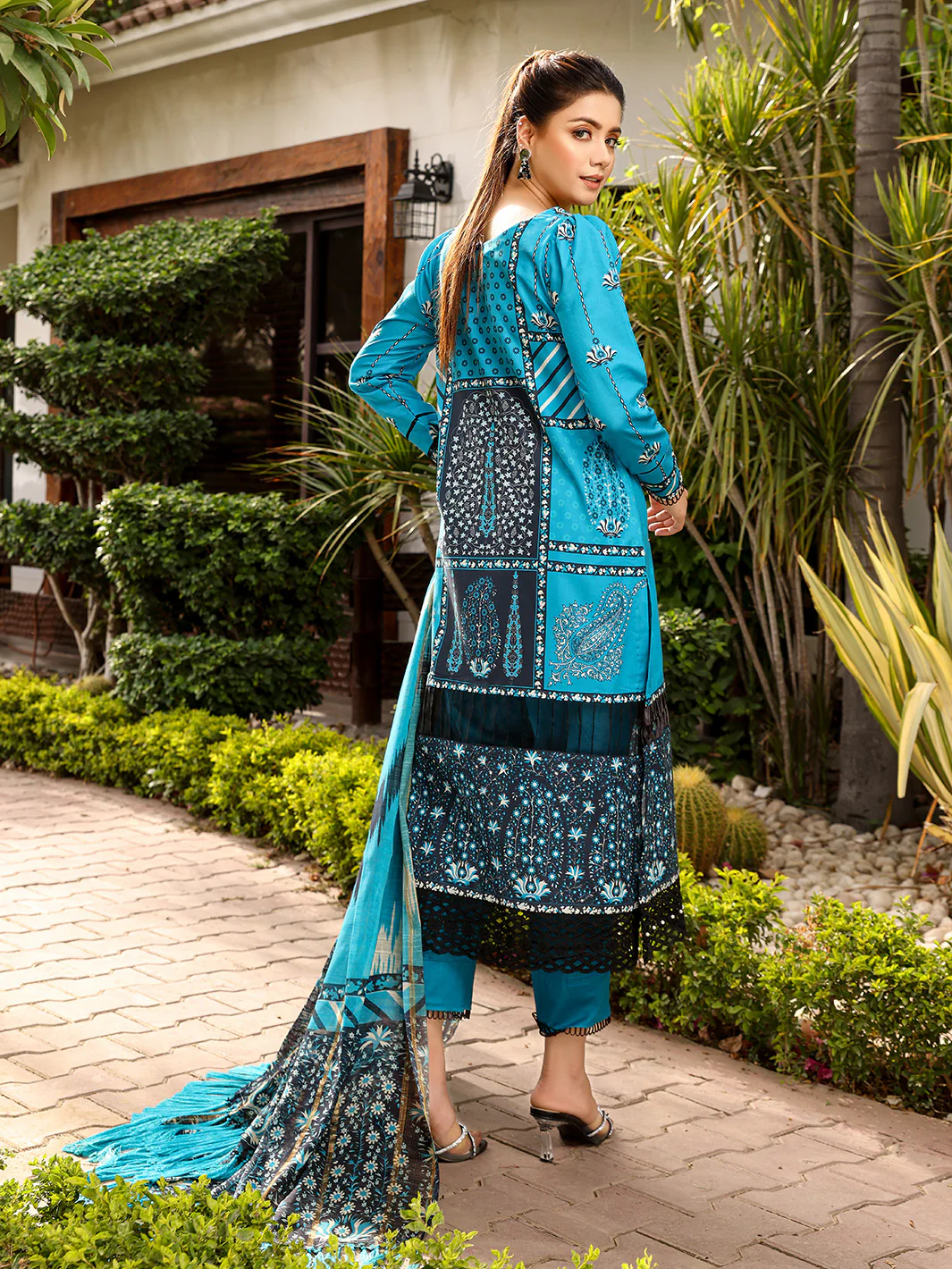 D#2020A | 3 Piece Luxury Unstitched - Image 3