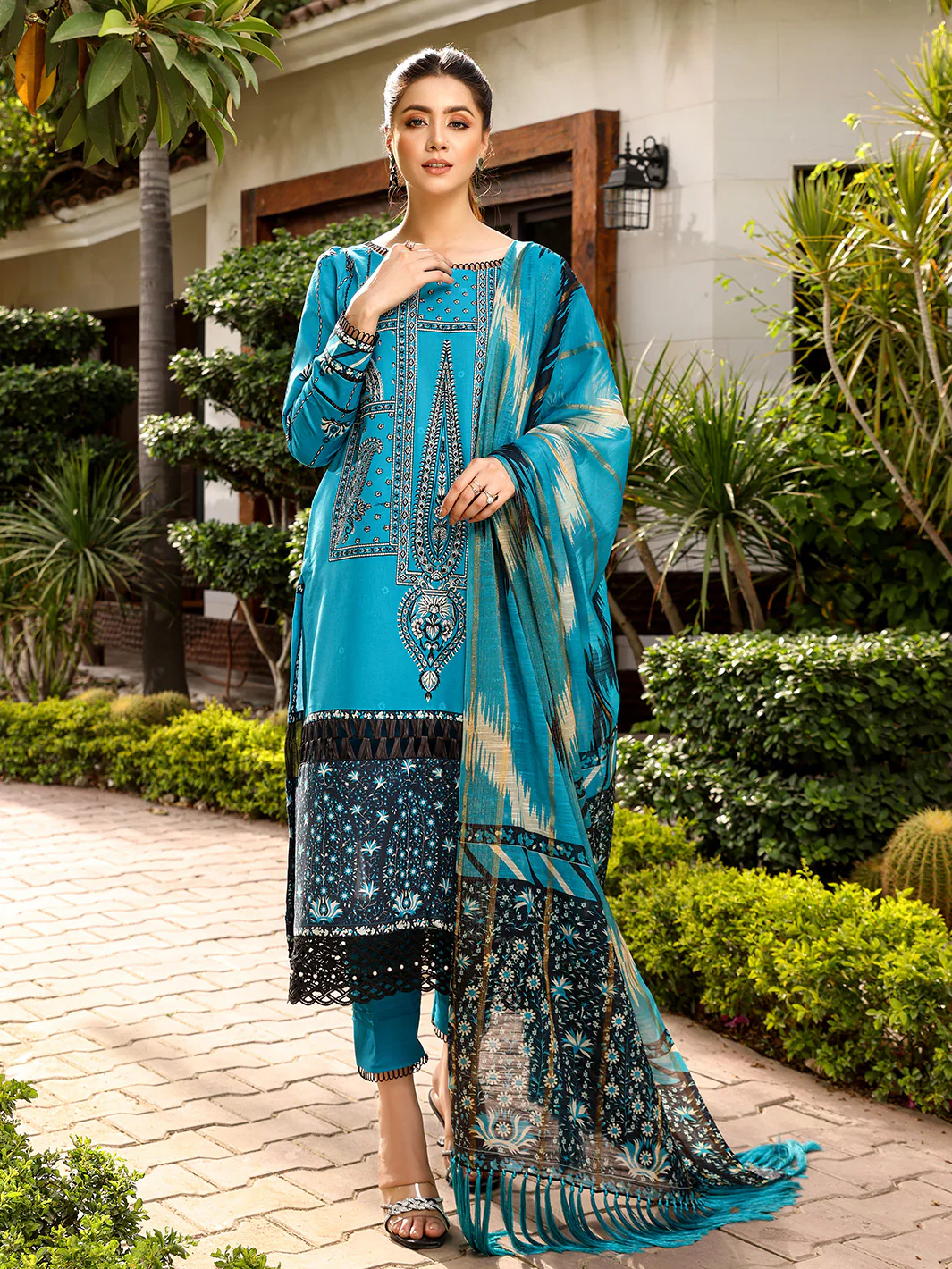 D#2020A | 3 Piece Luxury Unstitched - Image 5